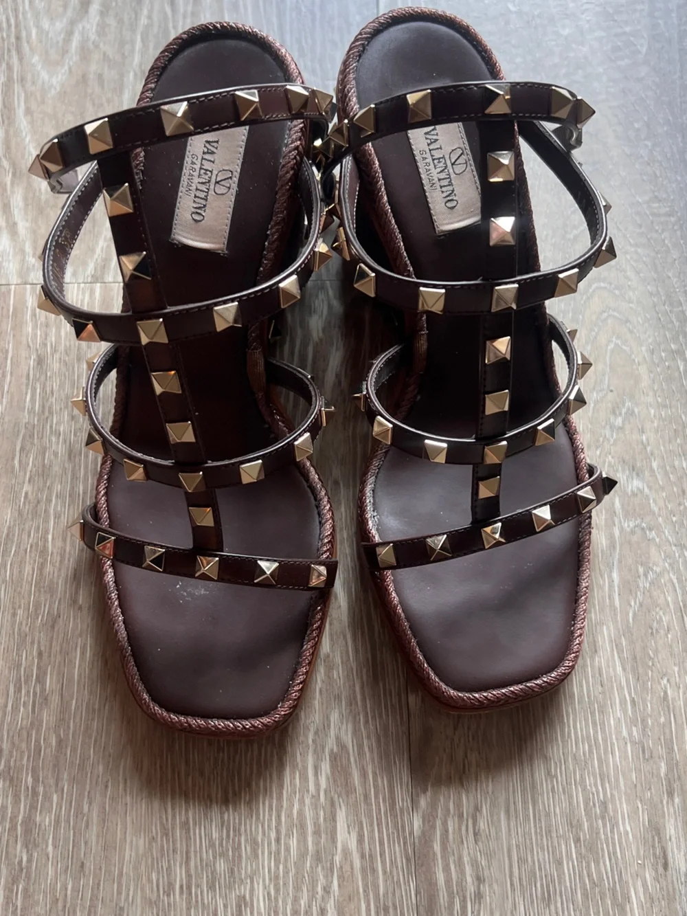 Rockstud Calfskin Wedge Sandal With Cornely Embroidery 80Mm